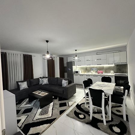 Elezi Apartment City Centre Tirana Eksteriør billede