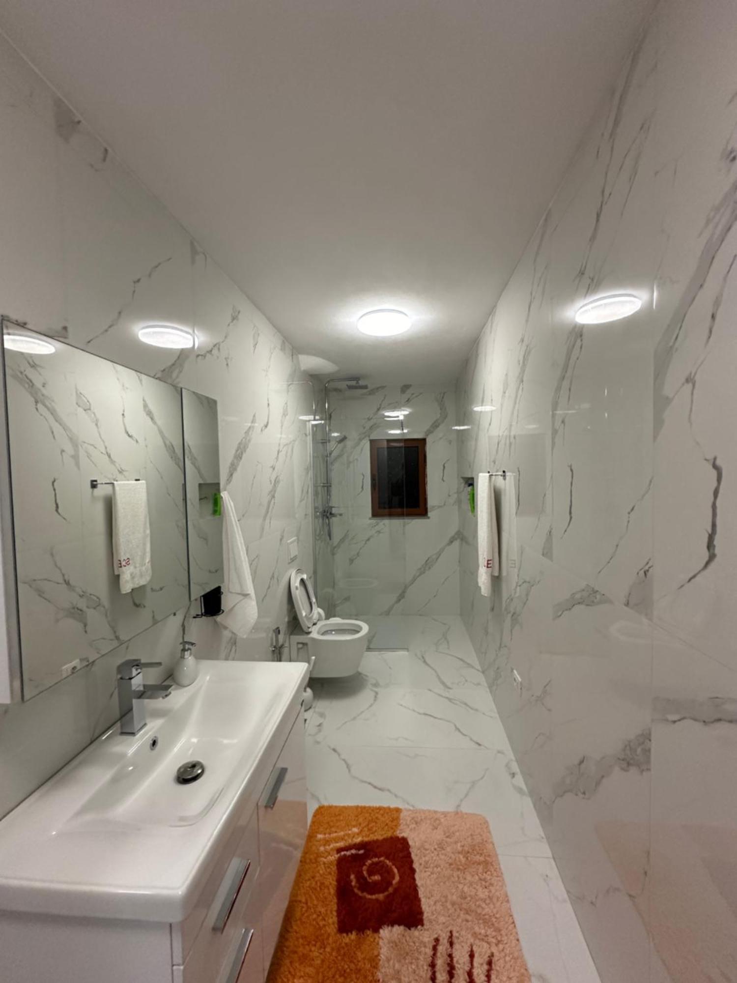Elezi Apartment City Centre Tirana Eksteriør billede