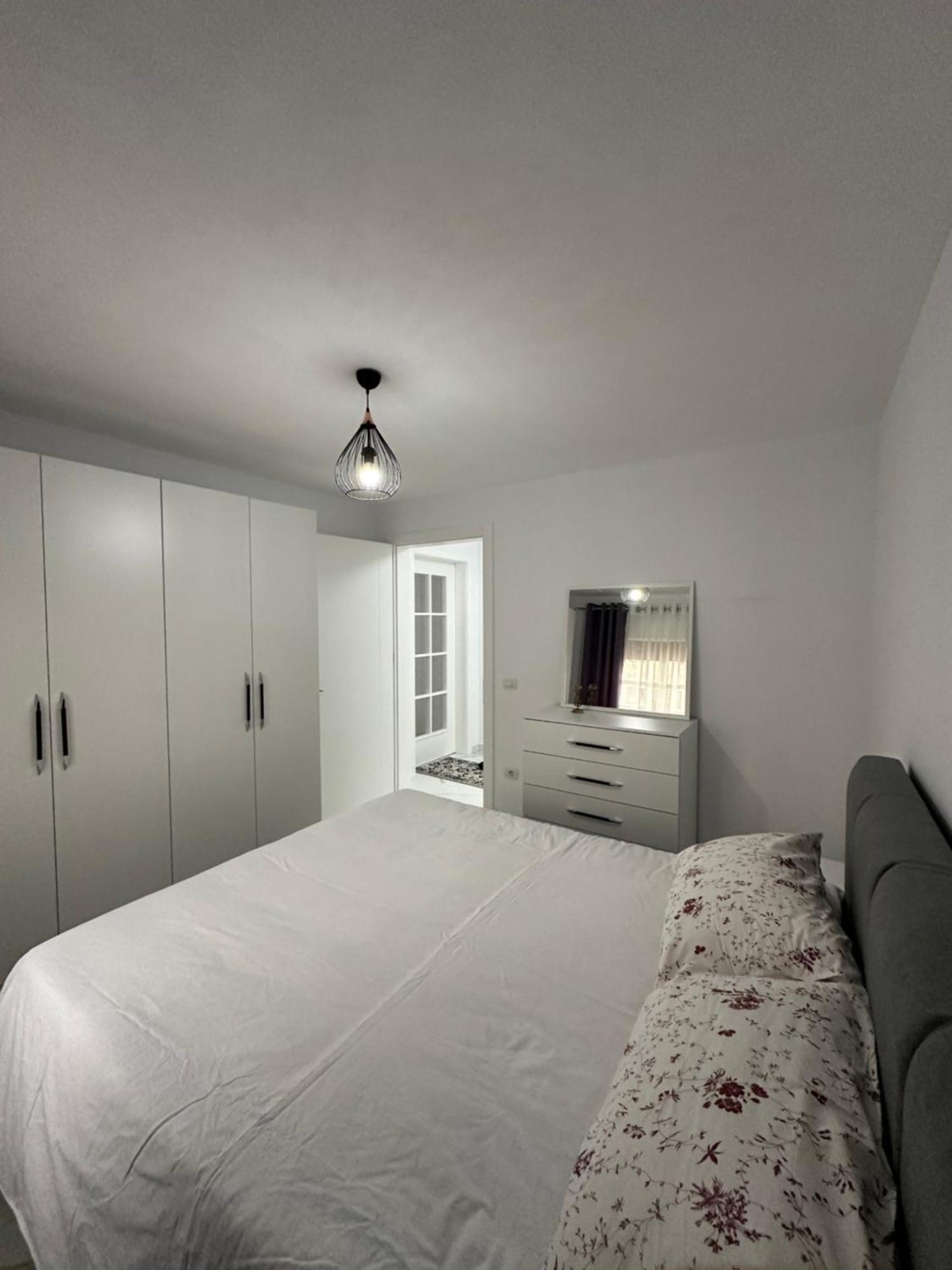 Elezi Apartment City Centre Tirana Eksteriør billede