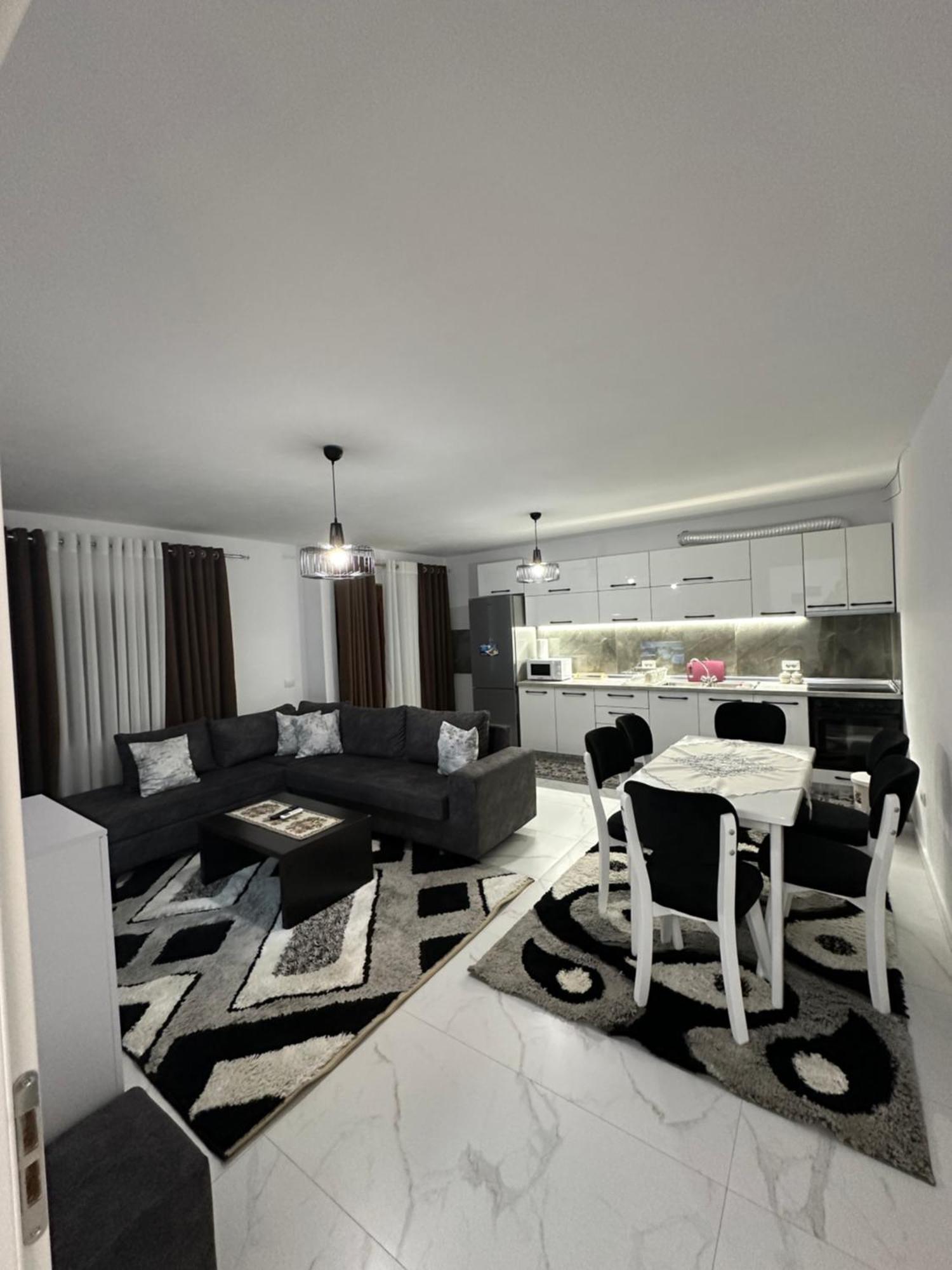 Elezi Apartment City Centre Tirana Eksteriør billede